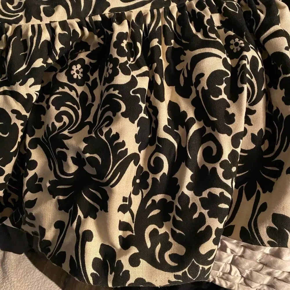 Like New! Eastern Accents Twin Size Bedding Bed Skirt